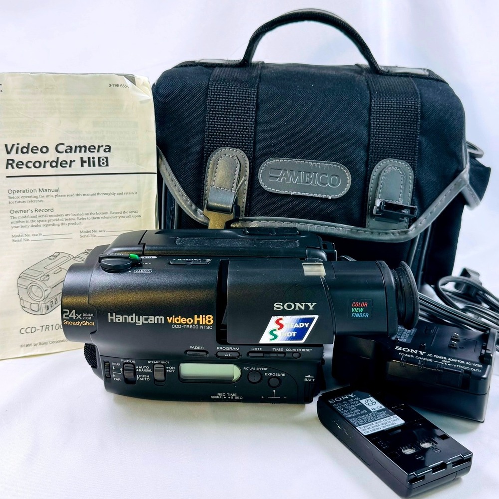 Sony Handycam Video Hi8 CCD-TR600 Camcorder 24x Zoom SteadyShot Bundle Case